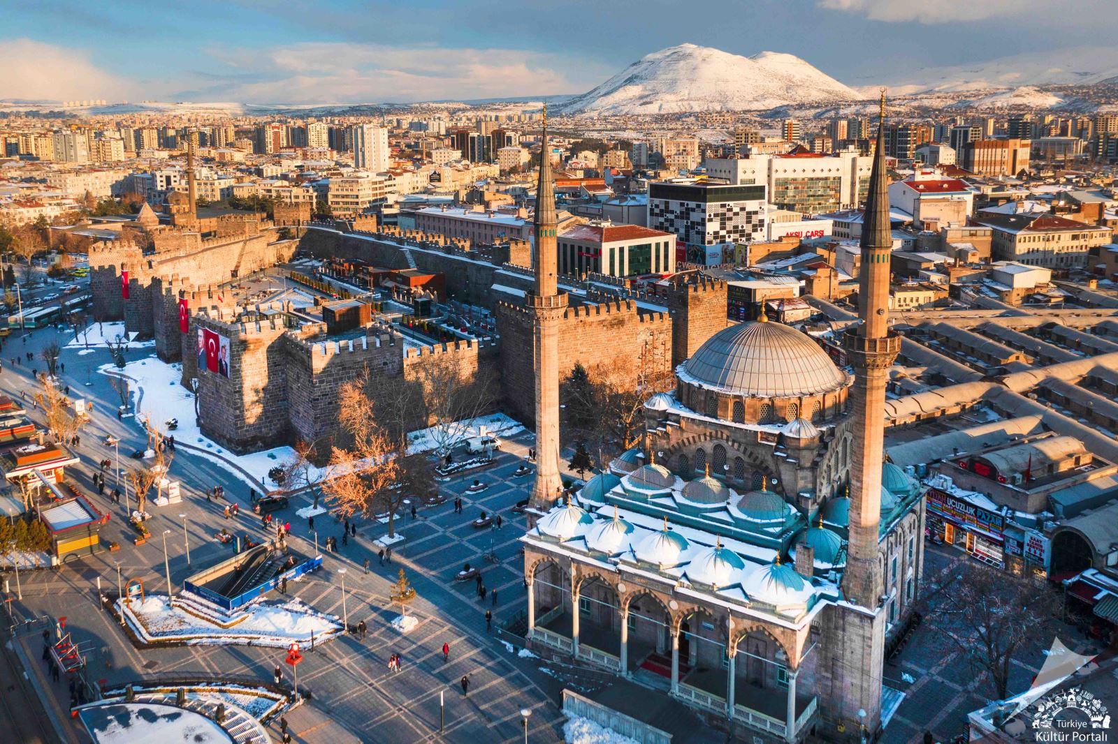 Kayseri Kalesi ve Cami